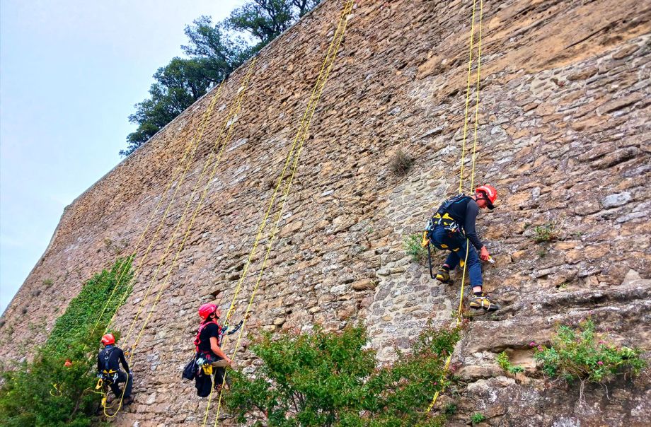 Stagiaires cordistes en formation au chateau de Grignan